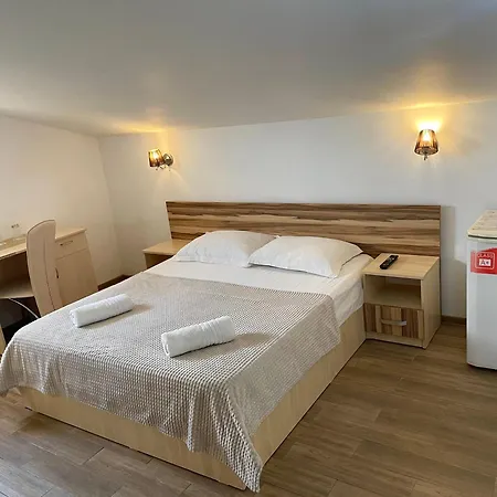 Pensión Casa Isabel 3*